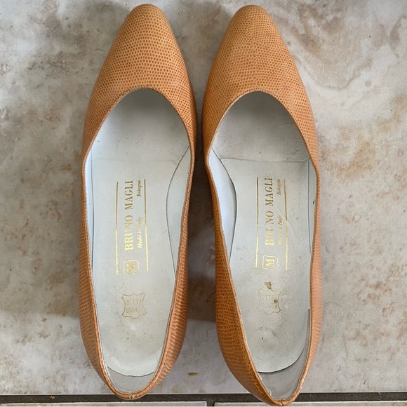 Bruno Magli Pumps - Picture 2 of 7